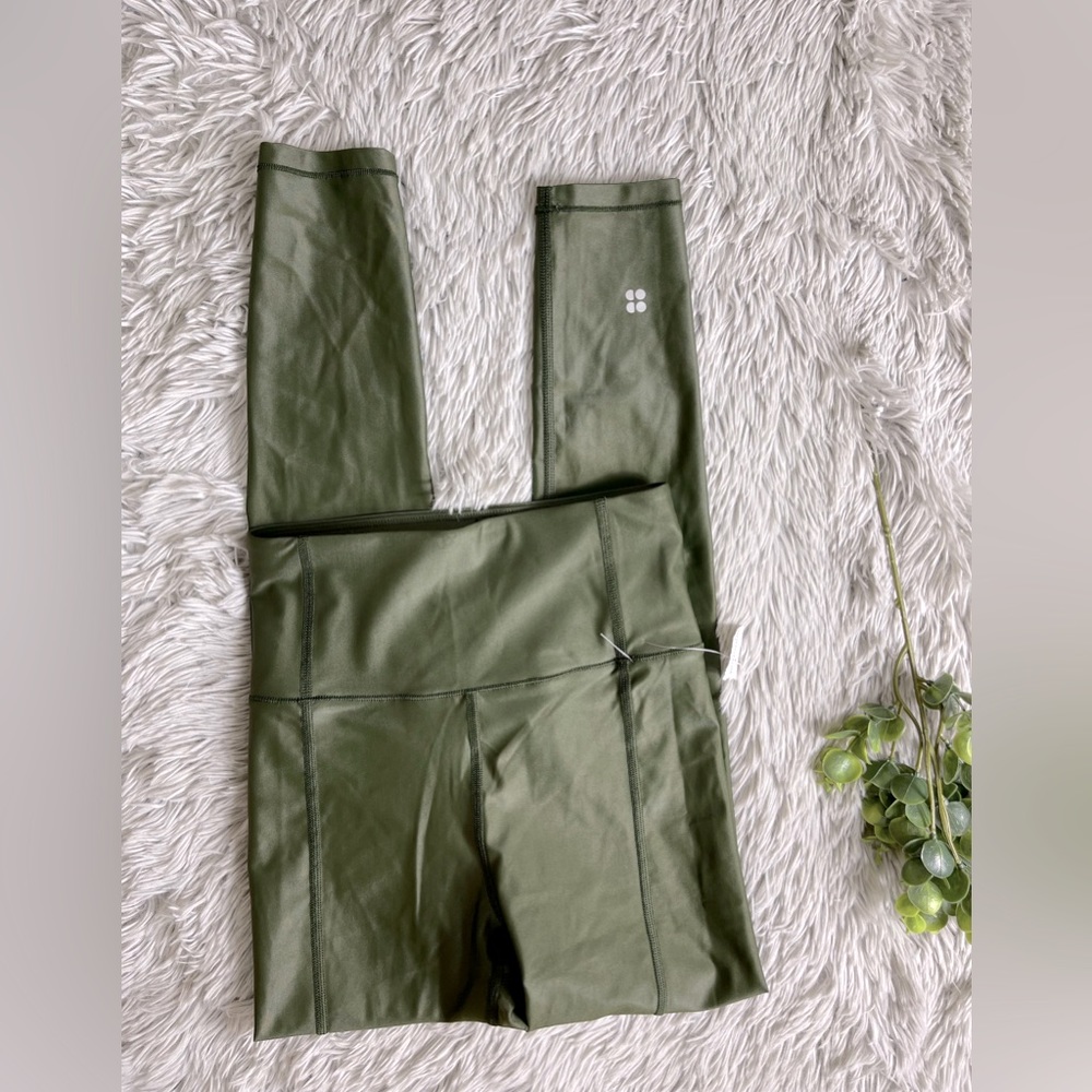 NWT sweaty Betty high shine 7/8 high rise dark forest green leggings size xxs